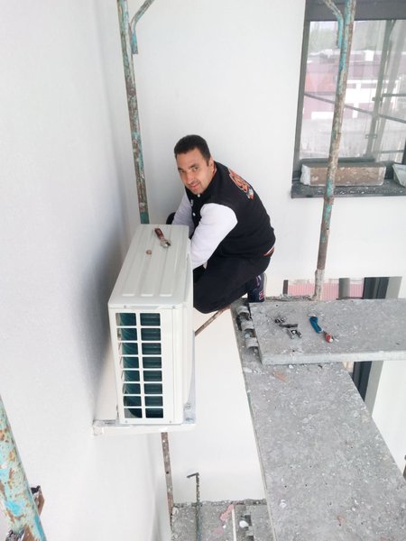 Montaj si service aer conditionat.